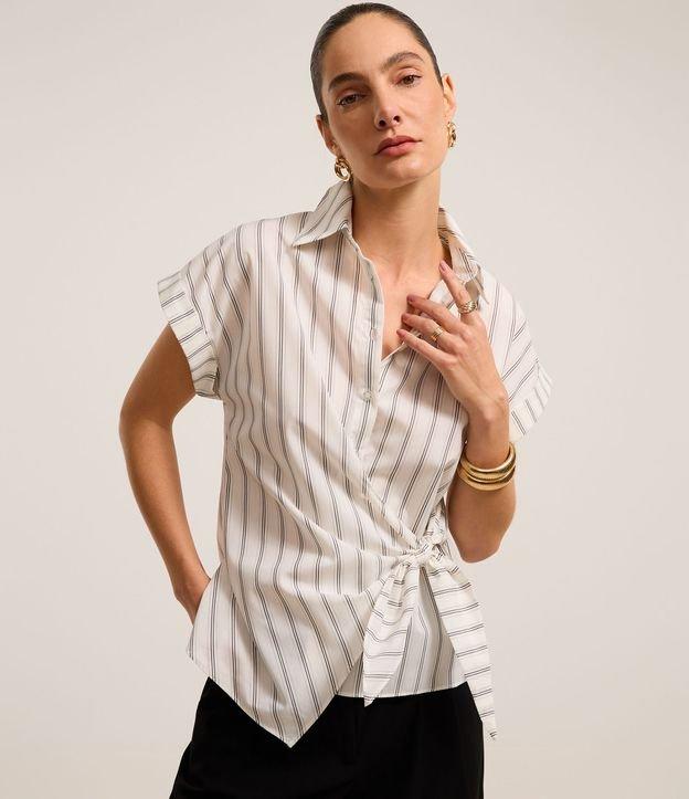 Camisa Listrada em Tricoline com Manga Dobrada e Amarração - 1