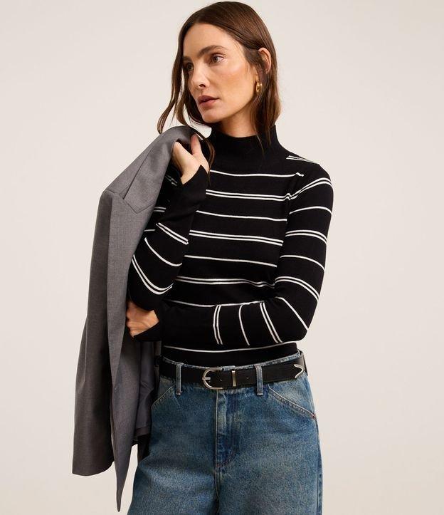 Suéter Listrado em Tricô com Gola Alta - 1