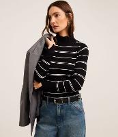 Suéter Listrado em Tricô com Gola Alta - 1