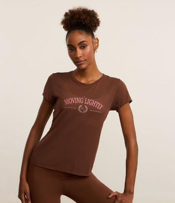 Camiseta Esportiva em Microfibra Furadinha com Estampa Moving