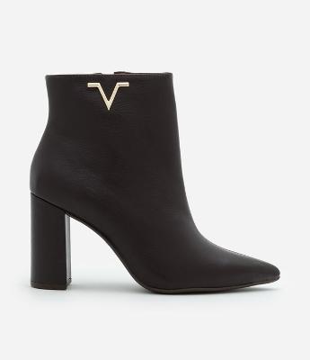 Bota de Couro com Cano Baixo com Detalhe Lateral Contrastante