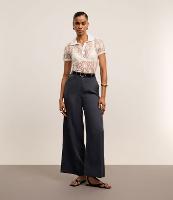 Calça Pantalona Alfaiatada com Passantes e Frisos - 2