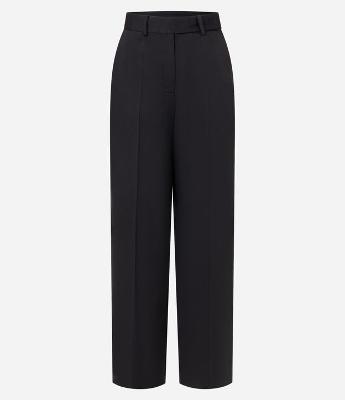 Calça Pantalona Alfaiatada com Passantes e Frisos