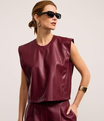 Blusa em PU com Abertura de Gota