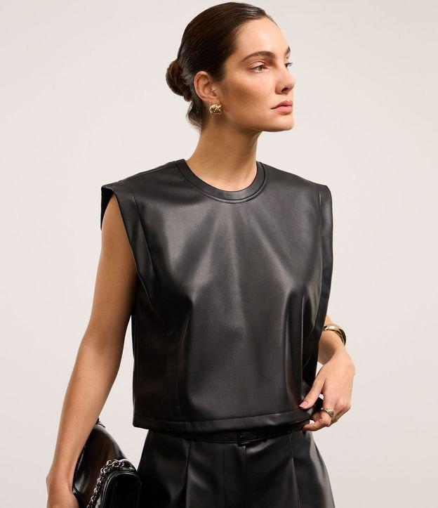 Blusa em PU com Abertura de Gota - 1