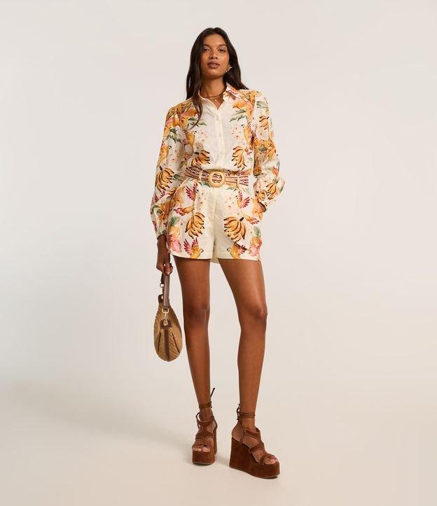 Short Curto em Cambraia com Cinto e Fivela de Miçangas - 3