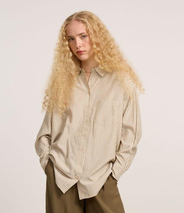 Camisa Alongada em Tricoline Listrada e Punho Largo - 2