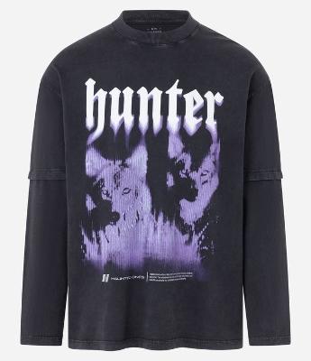 Camiseta Relaxed em Algodão com Manga Sobreposta e Estampa de Lobos Hunter