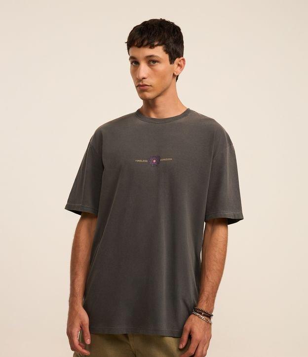 Camiseta Relaxed em Algodão com Estampa Étnica e Efeito Estonado - 1