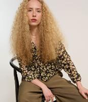 Blusa Curta em Chiffon com Amarração e Estampa Floral - 2