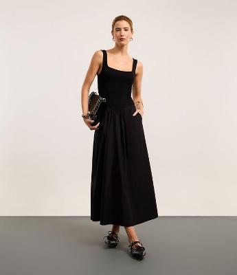 Vestido Longo Corset em Mix de Tecidos e Decote Quadrado