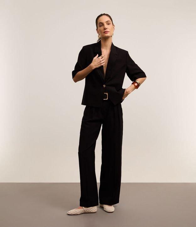 Calça Pantalona Alfaiataria Cintura Alta em Viscose com Pregas - 2