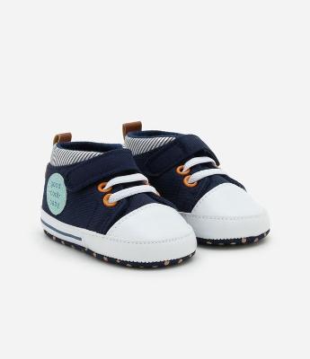 Tênis Infantil com Velcro e Etiqueta Lateral - Tam 15 a 19