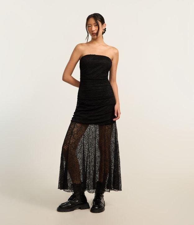 Vestido Longo em Renda Texturizado com Forro Curto - 2