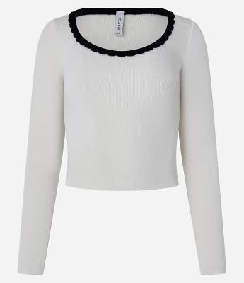 Blusa em Tricô com Acabamento Contrastante