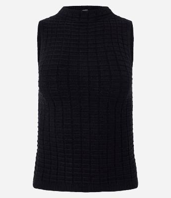 Blusa em Tricô com Gola Alta