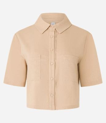 Camisa Curta com Bolsos e Botões Frontais