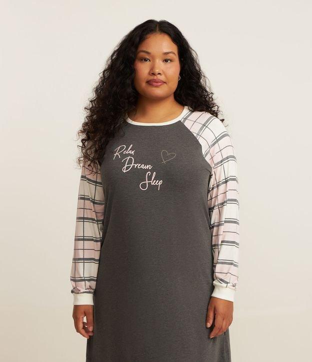 Camisola Raglan Xadrez e Estampa Lettering Curve & Plus Size - 1