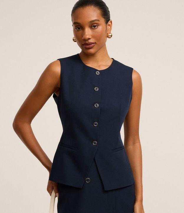 Colete em Alfaiataria com Abotoamento Frontal e Recorte - 2