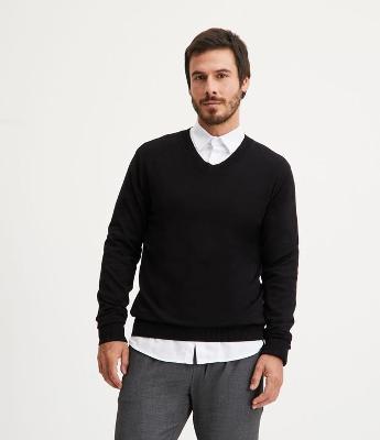 Suéter Básico em Viscose com Gola V