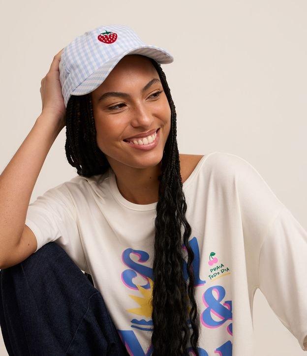 Boné Aba Curva em Flanela com Estampa Xadrez Vichy e Bordado Morango - 2