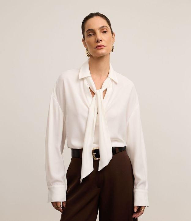 Camisa em Crepe com Gola Laço e Manga Longa - 2