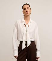 Camisa em Crepe com Gola Laço e Manga Longa - 2
