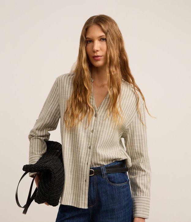 Camisa em Viscolinho com Listras em Fio Tinto e Gola Pdre - 2