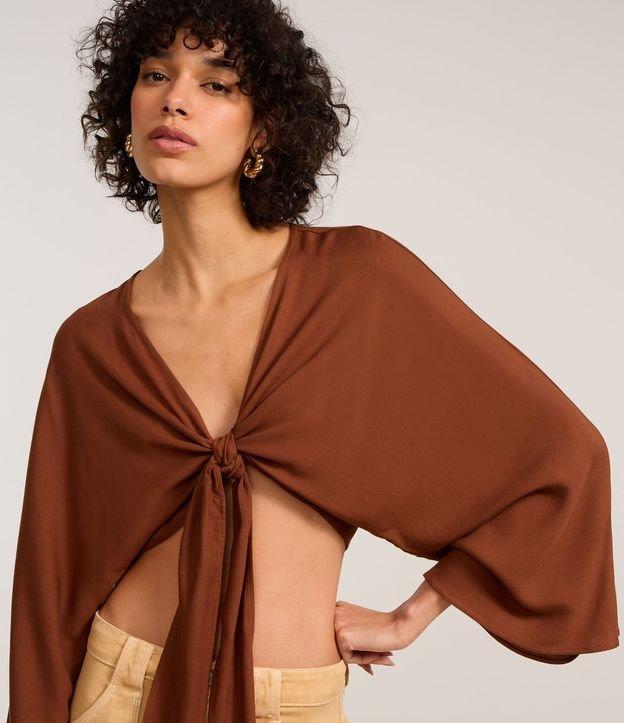 Blusa Cropped em Viscose Twill com Amarração e Manga Ampla - 1