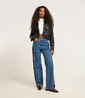 Calça Reta em Jeans com Viés Contrastante e Detalhe Desfiado - 1