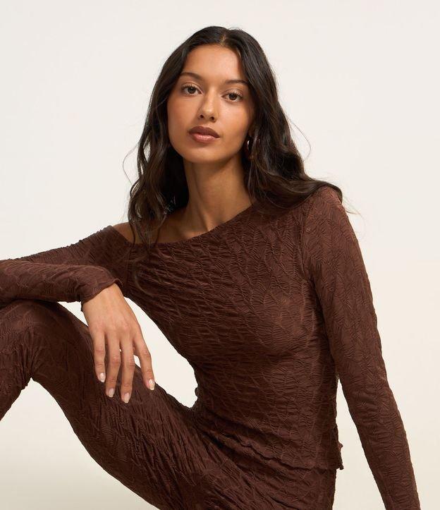 Blusa Texturizada com Barra Assimétrica e Frufru - 1