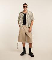 Bermuda Super Baggy em Jeans com Bolso Cargo - 1