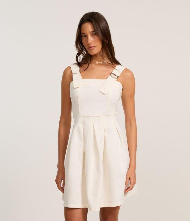 Vestido Curto em Sarja com Alça com Ajustadores e Saia Plissada - 1