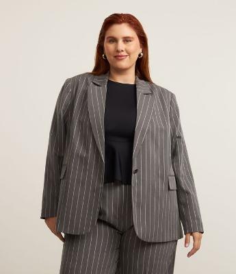 Blazer Alfaiatado com Botão e Riscas de Giz Curve & Plus Size