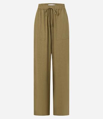 Calça Wide Leg em Viscose com Bolsos Aplicados