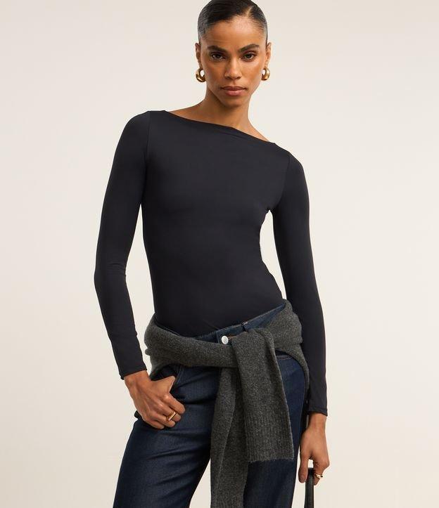 Blusa Regular em Poliamida com Decote Canoa - 3