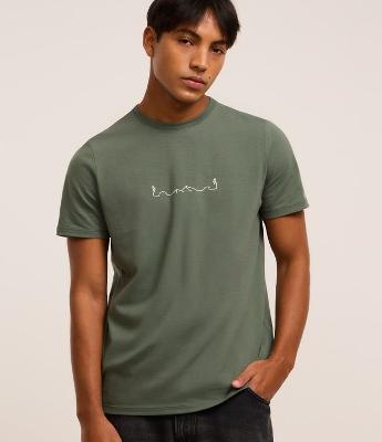 Camiseta Regular em Algodão com Estampa Localizada