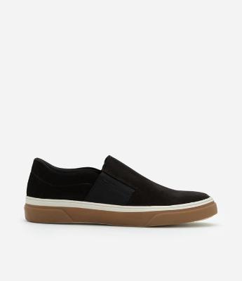 Tênis Slip On em Nobuck com Sola Bicolor