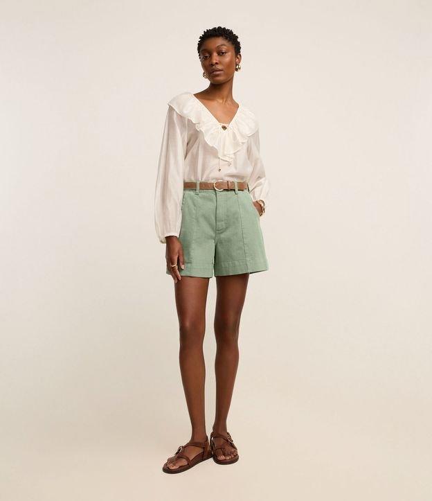 Short Regular em Sarja com Pesponto Contrastante e Bolso Faca - 3