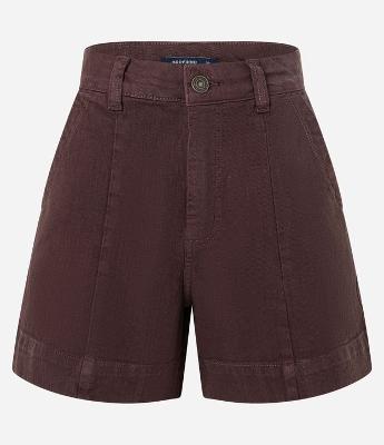 Short Regular em Sarja com Pesponto Contrastante e Bolso Faca