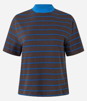 Camiseta Listrada em Malhão com Gola Contrastante