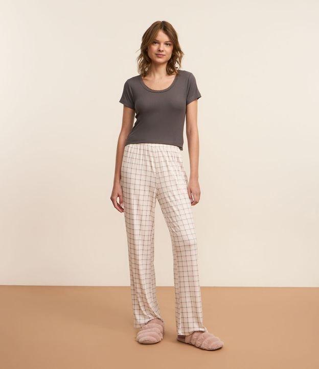 Pijama Longo com Blusa Canelada e Calça Xadrez - 2