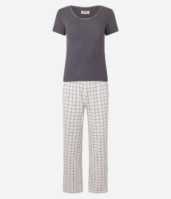 Pijama Longo com Blusa Canelada e Calça Xadrez