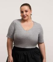 Blusa Básica em Algodão com Gola V Curve & Plus Size - 1