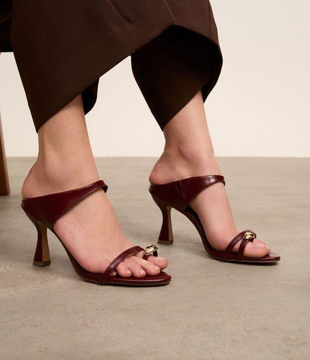 Sandália de Salto Alto com Dedeira com Detalhe de Metal - 2