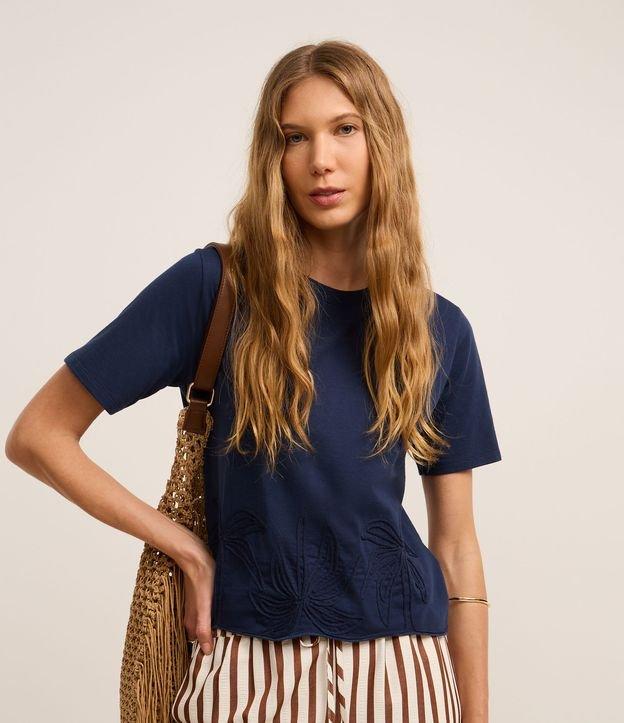 Camiseta Slim em Algodão com Barra Bordada de Coqueiros - 2