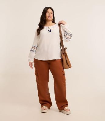 Calça Reta e Sarja com Elástico no Cós e Bolso Cargo Curve & Plus Size