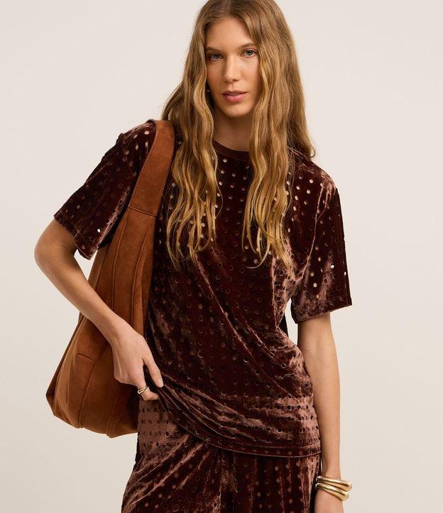 Blusa em Veludo com Gola Redondo e Furinhos - 2