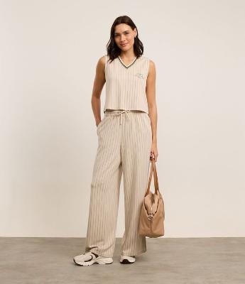 Calça Esportiva Reta com Estampa Listrada