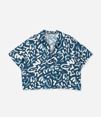 Camisa com Botões Forrados na Gola e Estampa Orgânica Bicolor Curve & Plus Size